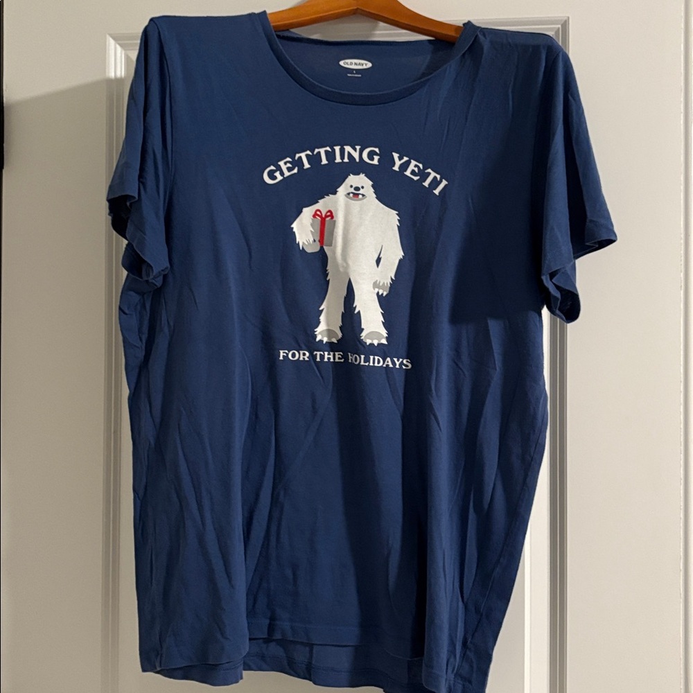 Old Navy Getting Yeti for the Holidays t-shirt